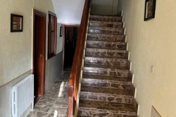 Escalera Casa en Benavides, Avenida Escribano, en venta por IGD Royal Home - Inmobiliaria en León